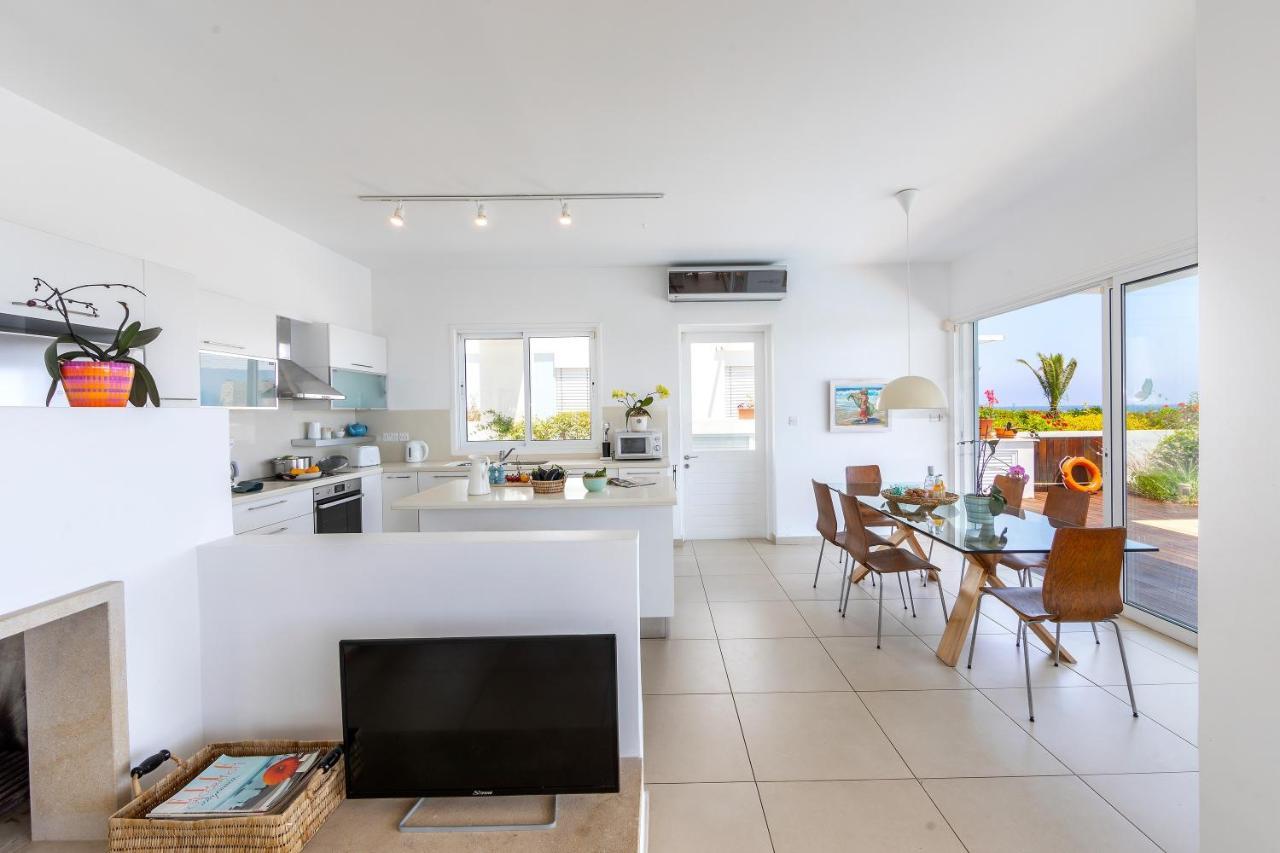 Protaras Beachfront Villa Alia Εξωτερικό φωτογραφία